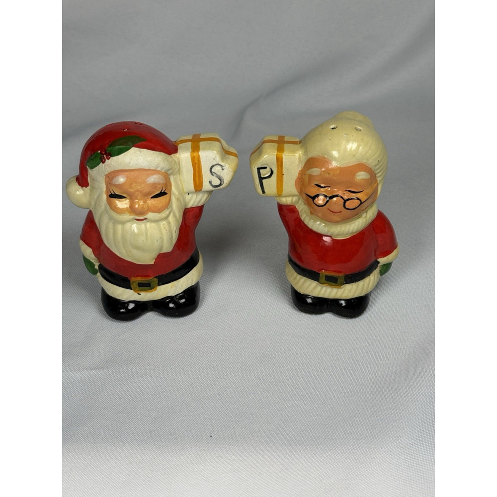 Vintage Mr & Mrs Santa Claus Salt & Pepper Set Holding Present Christmas Holiday - Picture 2 of 5